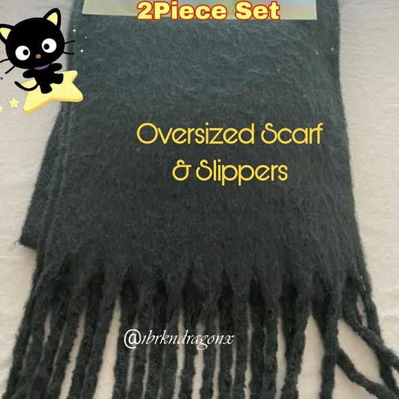 NWT Coordinated Sets Steve Madden Emogi Happy Slippers and Oversized Scarf - Picture 12 of 16